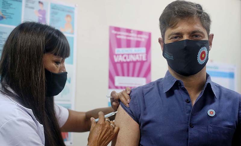 Kicillof se aplicó la vacuna contra el coronavirus y dio por iniciada la campaña en la Provincia