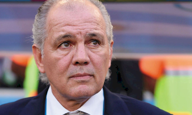 Los restos de Sabella son velados en el predio de la AFA en Ezeiza