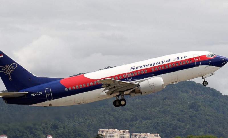 Encuentran las cajas negras del avión que cayó al mar en Indonesia