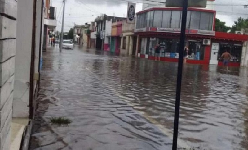 Temporal en Coronda dejó calles y viviendas inundadas