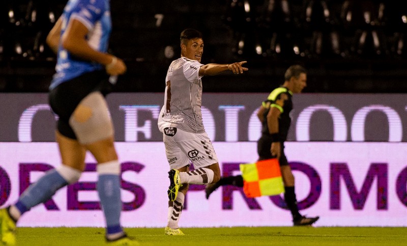 Platense derrotó a Estudiantes de Río Cuarto y jugará en la Liga Profesional