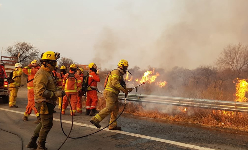 ¡Imparable! Seis provincias mantienen focos activos de incendios forestales