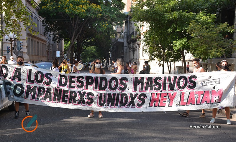 Trabajadores de Hey Latam marcharon contra la criminalización de su reclamo laboral 