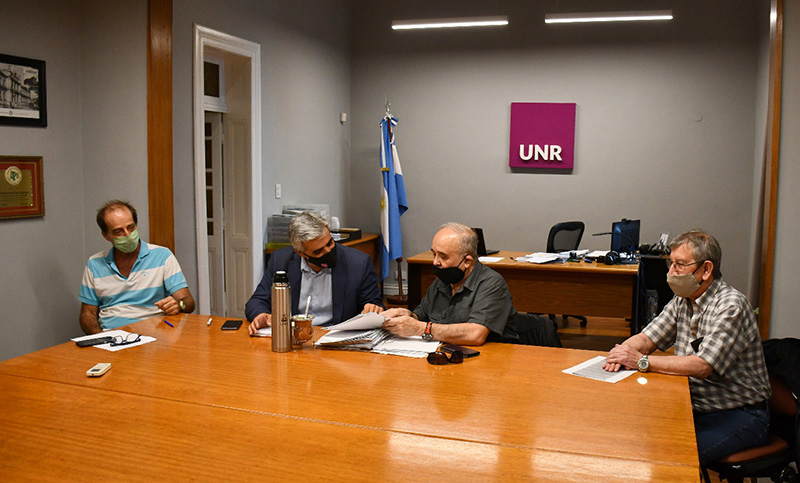 Los trabajadores nodocentes de la UNR volverán a la presencialidad el 8 de febrero