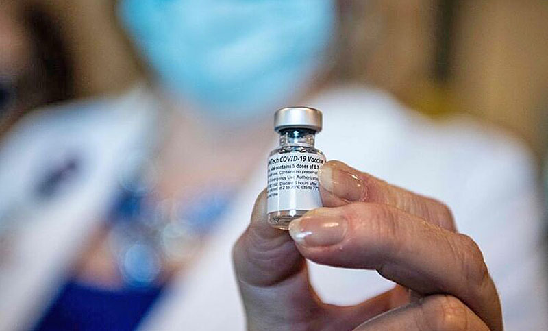 Europa amplía el universo de vacunados con una dosis más por frasco de la vacuna Pfizer/BioNTech