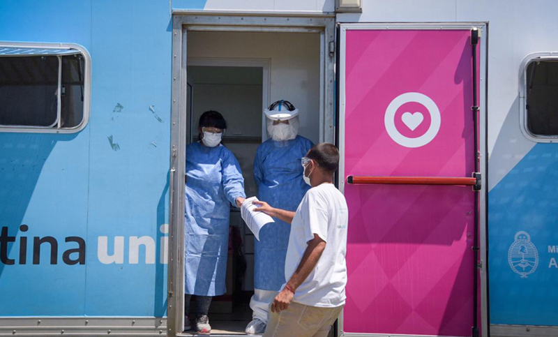 Otras 43 personas murieron y 4.975 contagiadas con coronavirus en las últimas 24 horas