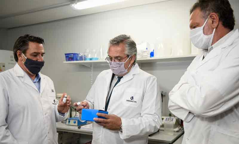El presidente recorrió los laboratorios donde se desarrolló el suero hiperinmune anti Covid-19