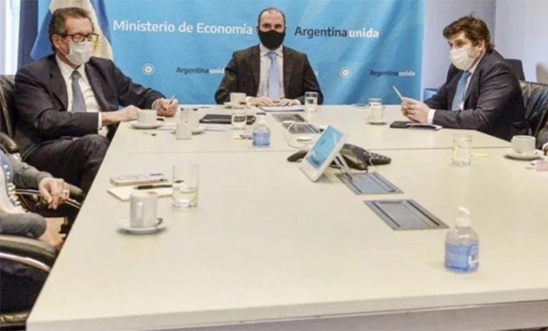 Gobierno retoma diálogo con el FMI: “Argentina es bimonetaria y hay que lidiar con ese tema”