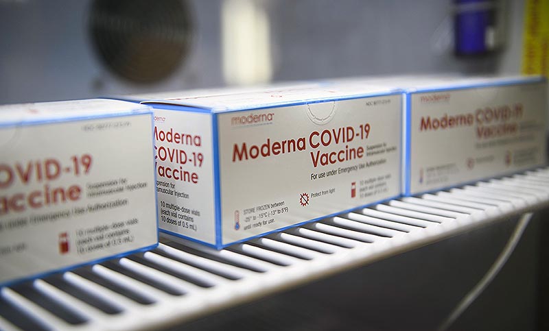 Italia denuncia que, como Pfizer, también Moderna entregará menos vacunas de las prometidas