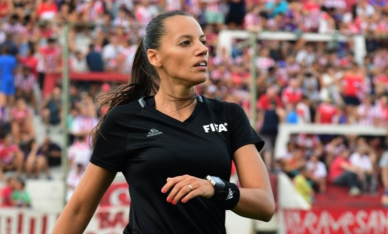 Histórico: Mariana de Almeida será jueza de línea en el Mundial de Clubes masculino