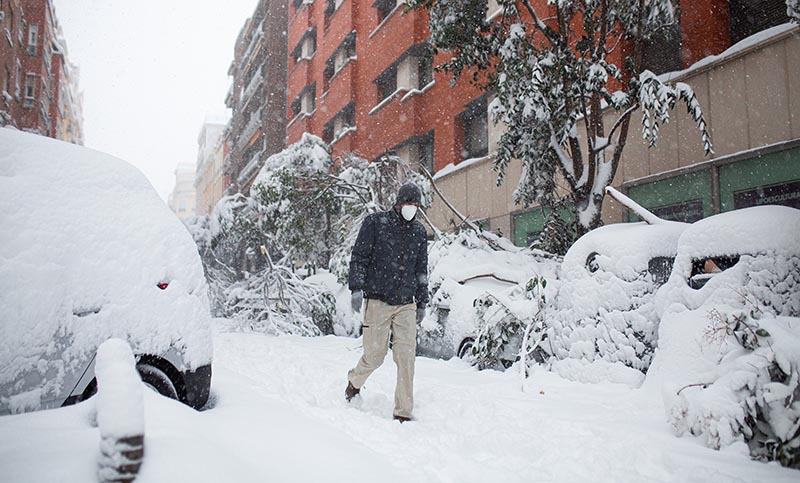 Nevada histórica en España: cierres de rutas, cancelación de vuelos y esperan que empeore esta tarde