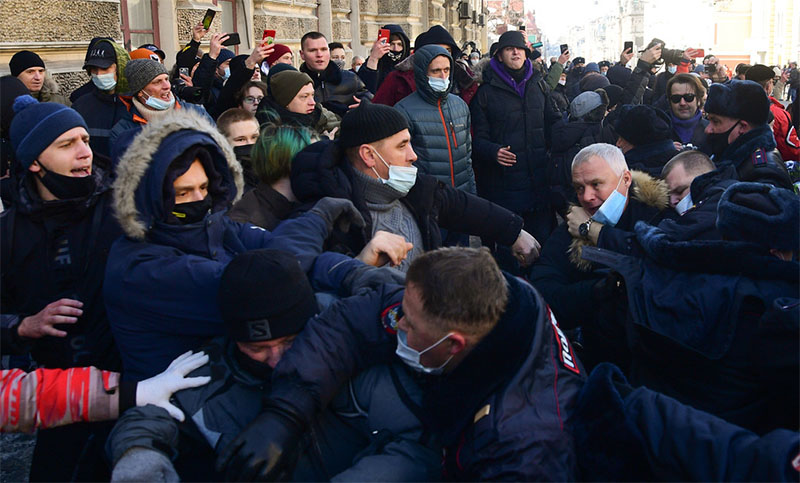 Masivas marchas opositoras en Rusia contra el Gobierno de Putin: hubo incidentes y más de 200 detenidos