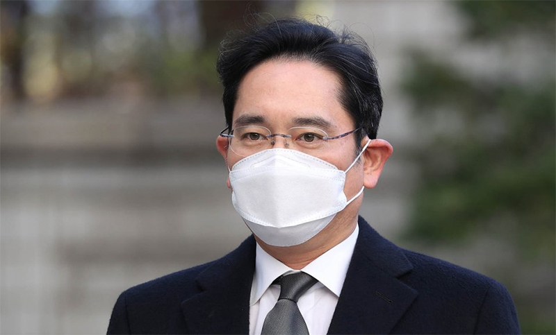 Dos años y medio de cárcel por corrupción para el heredero de Samsung