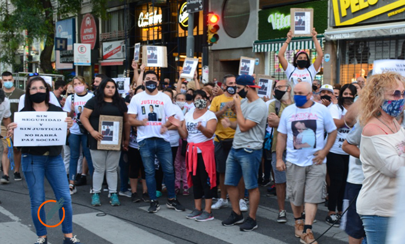 Rosarinos se manifestaron en Corrientes y Pellegrini para pedir más prevención