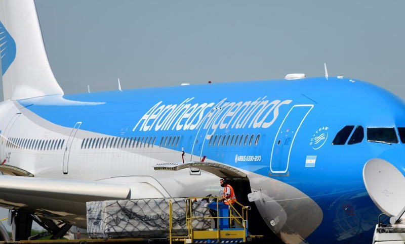 Partió a China el avión de Aerolíneas que traerá vacunas de Sinopharm