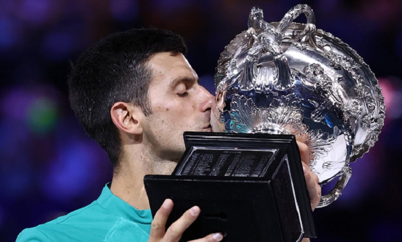 Djokovic se impuso a Medvedev y se quedó con el Abierto de Australia por novena vez