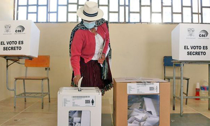 Ecuador deja en suspenso recuento de votación de las presidenciales