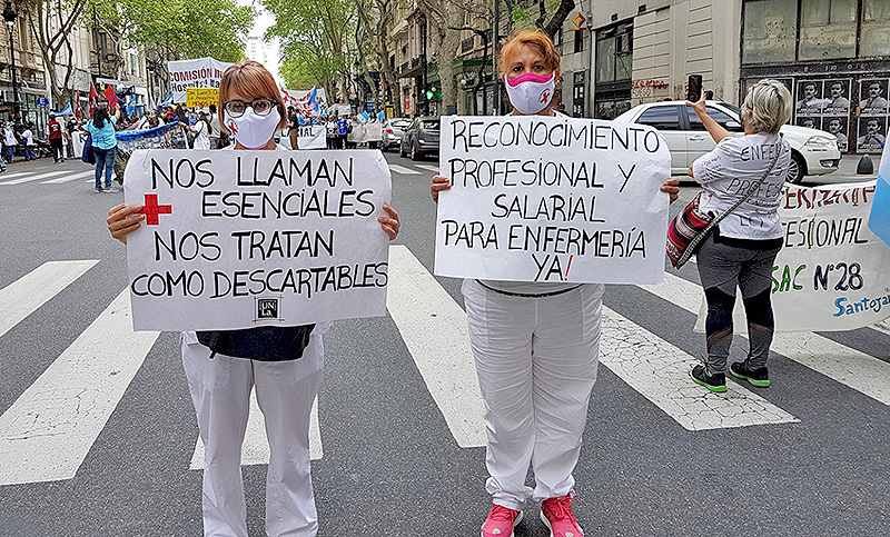 Enfermeros marchan por sus salarios y el reconocimiento profesional del Gobierno porteño