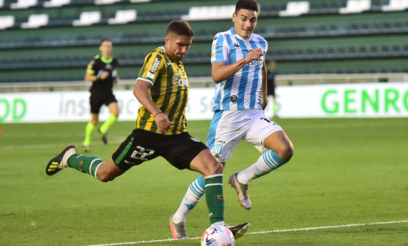 Banfield venció a Racing en el partido inaugural de la Copa de la Liga