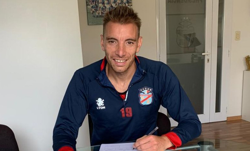 Tras rescindir con Central, Jonathan Bottinelli se sumó a Arsenal