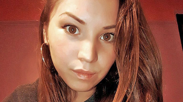 Asesinaron a una chica de 21 años en pleno centro de Villa La Angostura