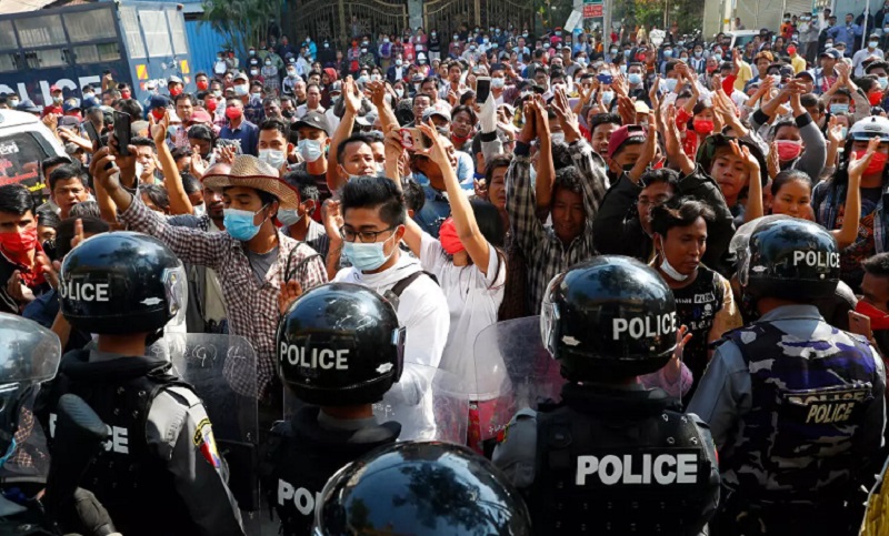 La Junta Militar de Myanmar profundiza la búsqueda y detención de opositores
