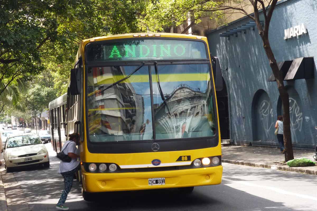 El transporte interurbano también aumenta: el Gobierno autorizó incrementos de hasta 30%