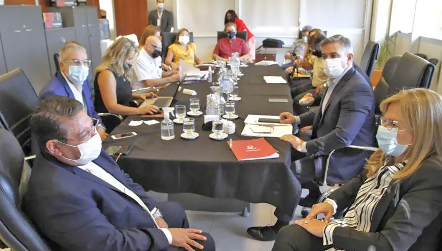 Docentes y estatales de San Juan recibirán 50 por ciento de aumento de sueldos