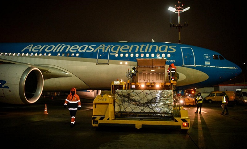 El avión de Aerolíneas Argentinas que traerá otro cargamento de vacunas ya llegó a Moscú