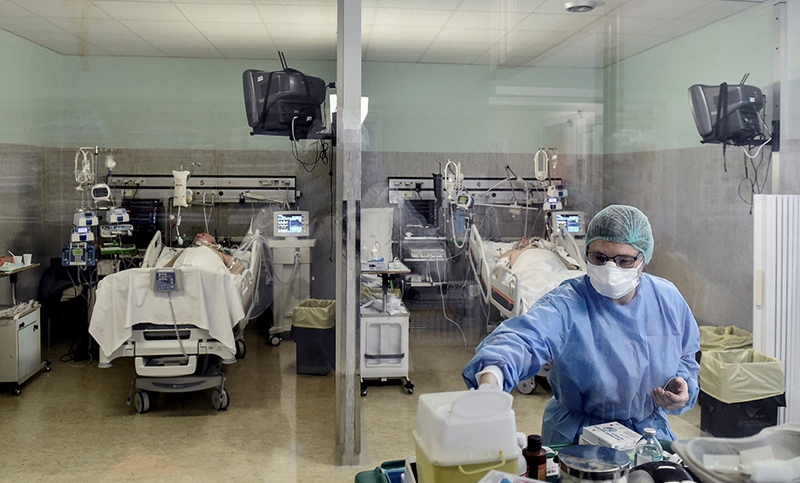 Por primera vez desde diciembre, baja la ocupación de camas de terapia intensiva a nivel nacional