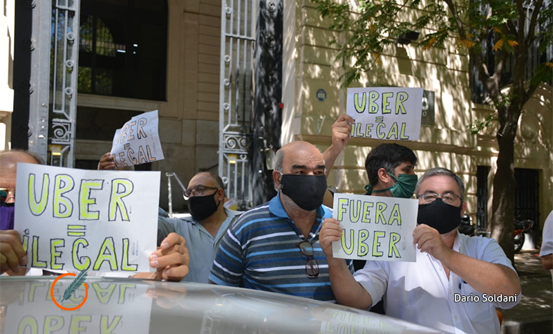 Manifestación de remiseros contra Uber: «Pedimos sanciones duras»