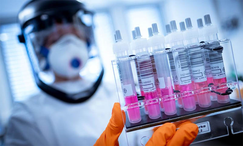 AstraZeneca acelerará la adaptación de la vacuna a nuevas variantes del coronavirus