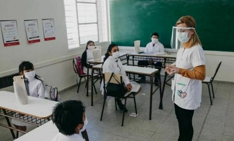 Abrió la inscripción para actualizar datos de docentes y no docentes que deseen vacunarse