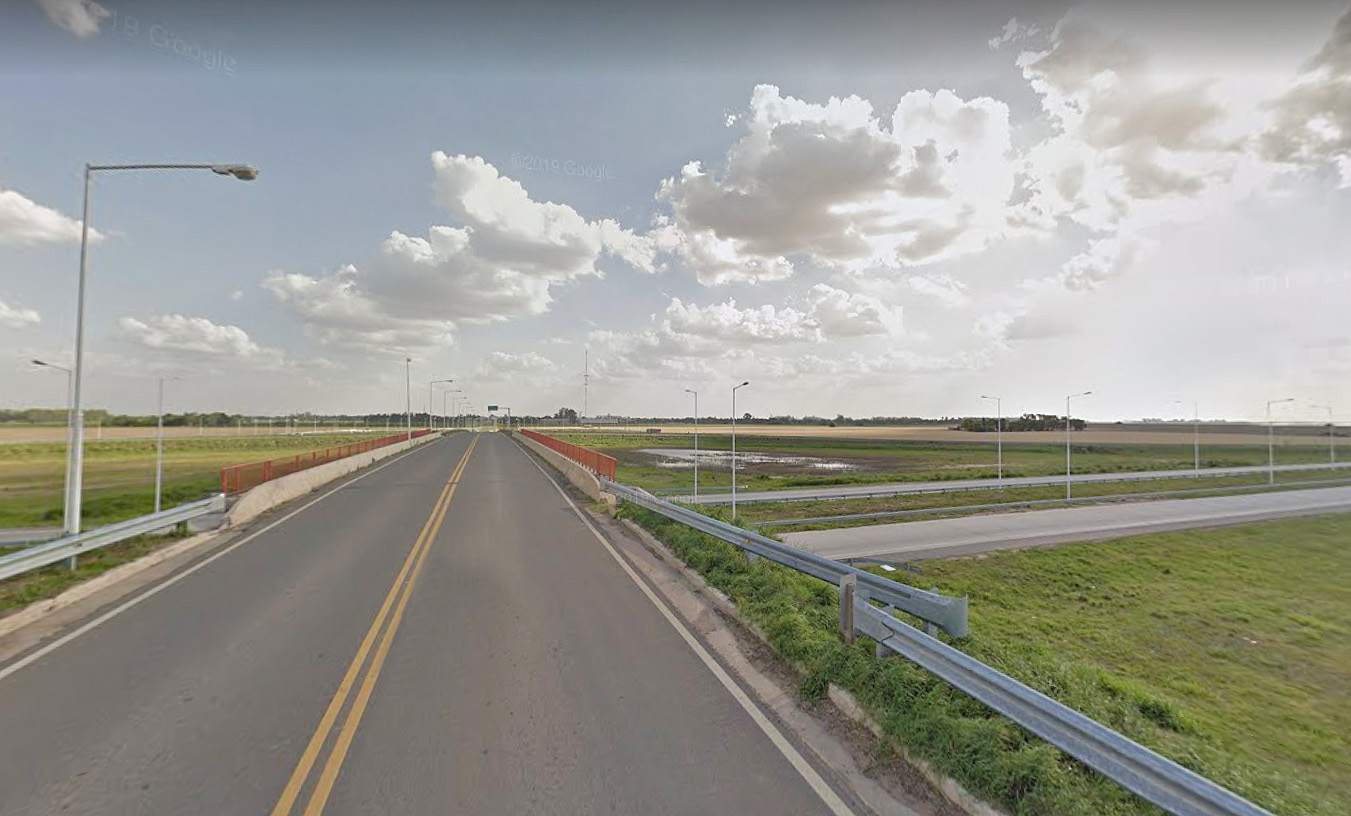 Paró en la Autopista Rosario-Córdoba por un desperfecto mecánico y la asaltaron