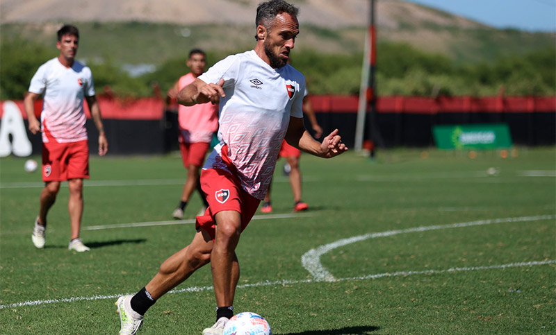 Belluschi fue presentado en Newell’s y aclaró: «Mi deseo siempre fue estar acá»