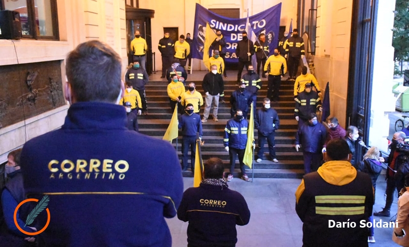 Trabajadores de Correo Argentino paran este lunes por falta de pago