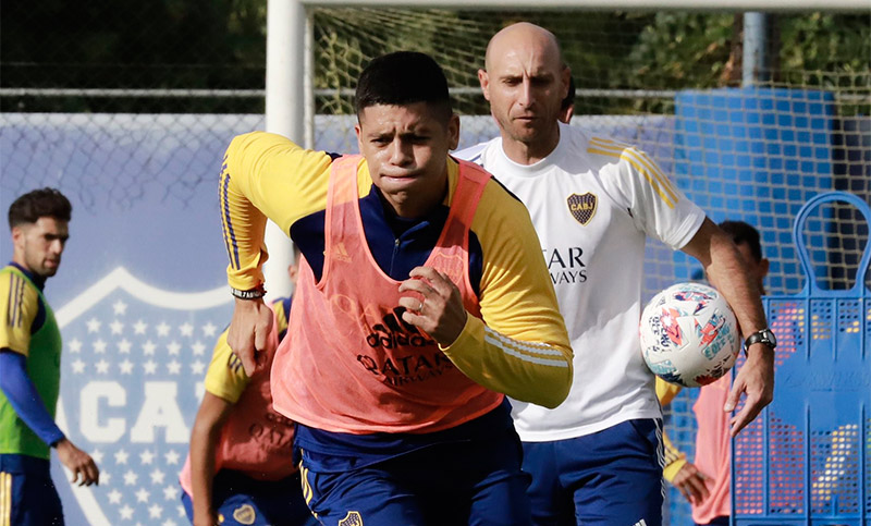 Marcos Rojo acabó su primera práctica con una molestia muscular