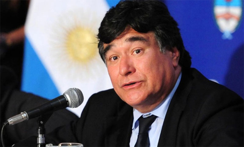 Carlos Zannini se aplicó la primera dosis de la Sputnik V