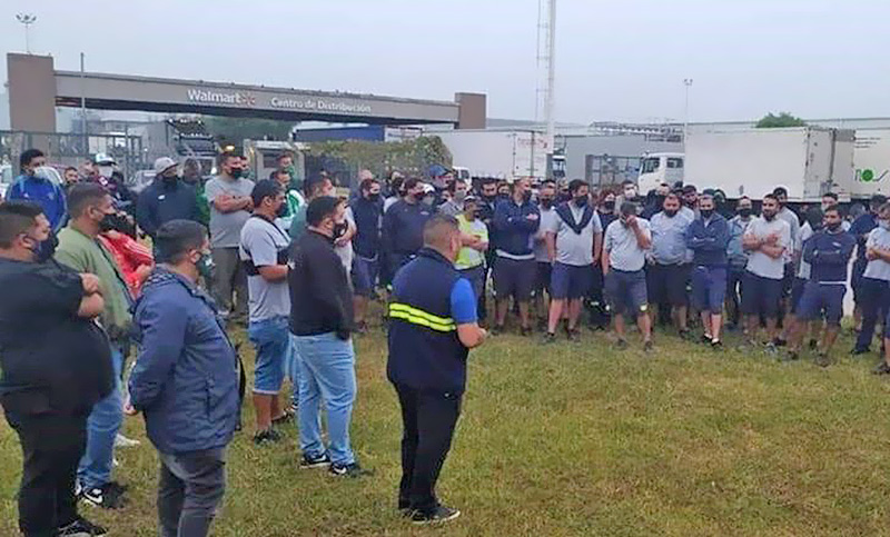 Dictan conciliación obligatoria por 15 días en conflicto entre camioneros y Walmart