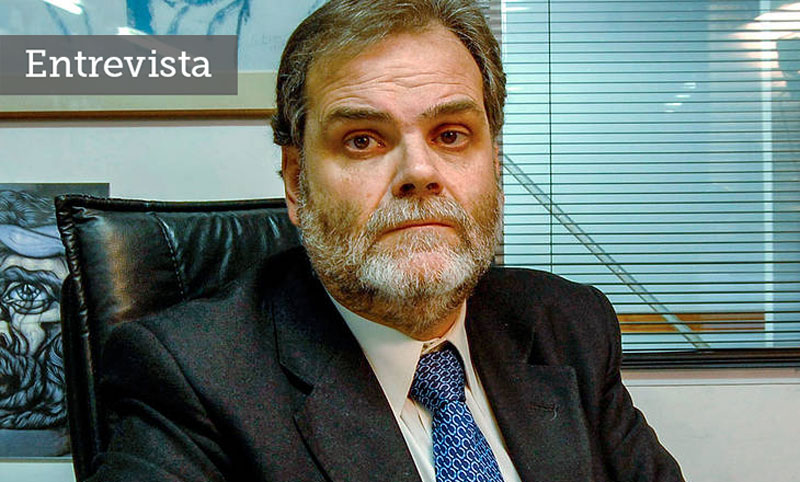 «Sin vacunas hay que cambiar la estrategia epidemiológica pero no se sabe qué hacer»