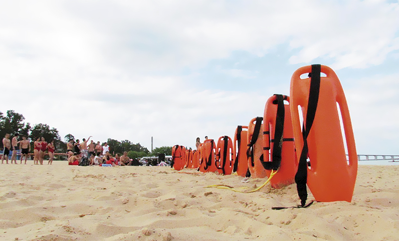 Guardavidas de balnearios privados de Pinamar paran por falta de acuerdo paritario