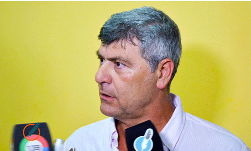 Piden expulsar al diputado Buryaile del Congreso por viajar en avión enfermo de Covid-19