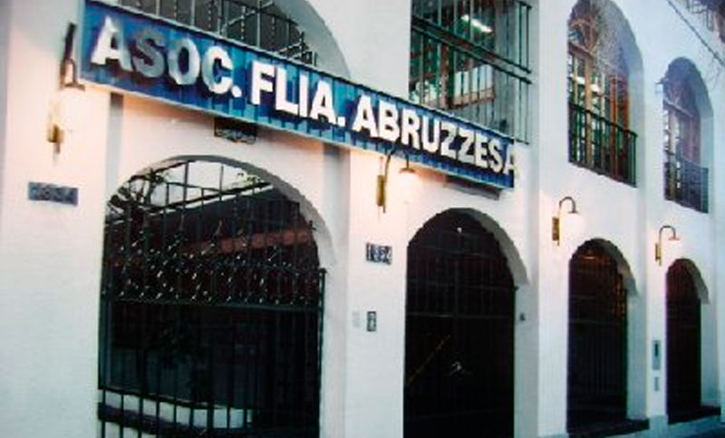 Denuncian violencia contra dos inspectoras que clausuraron la cantina de la Familia Abruzzesa