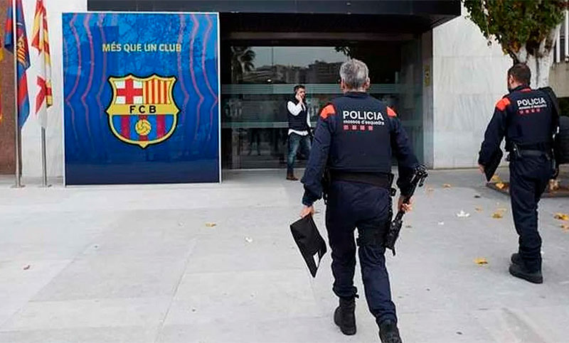 BarçaGate: allanamientos y detención para el ex presidente Bartomeu