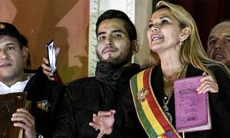 Representantes de la Iglesia y de la UE se reunieron con Áñez antes de su autoproclamación