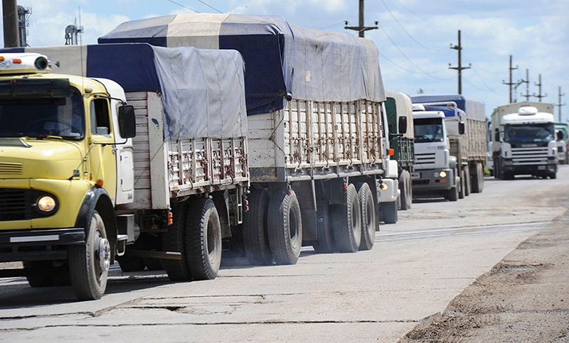 Camioneros solicita que los choferes que cruzan las fronteras tengan «prioridad» para vacunarse