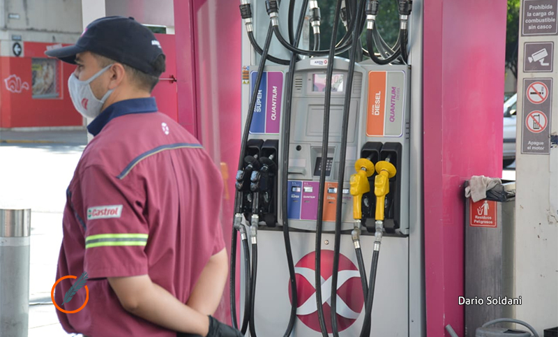 Aumentó el petróleo, pero no se trasladó al precio de los combustibles