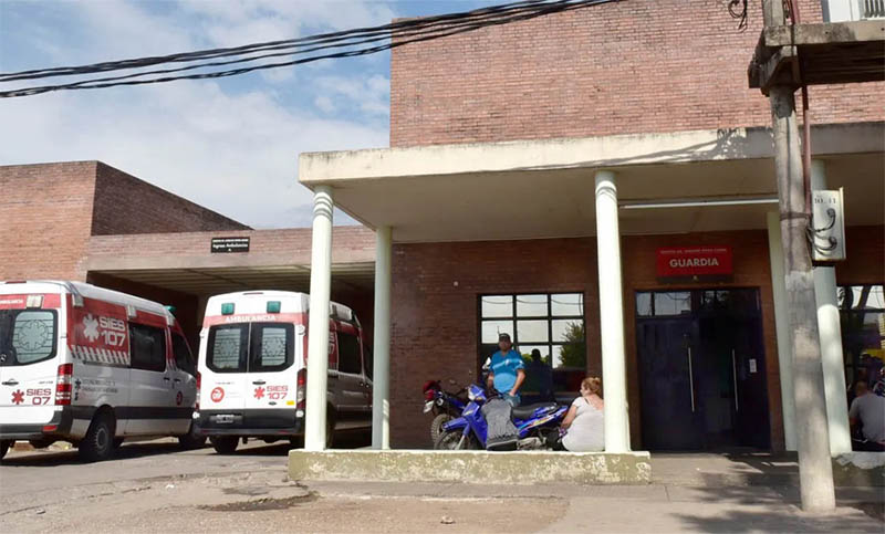 Villa Gobernador Gálvez: pareja fue baleada en el interior de su auto