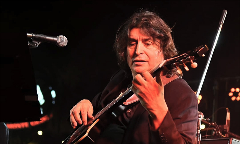 Luis Salinas mostró su inspirada versatilidad al aire libre en el Parque España