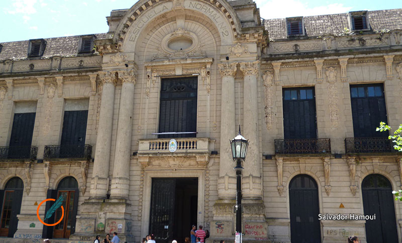 Empezaron las clases en escuelas públicas y se define si hay más paros